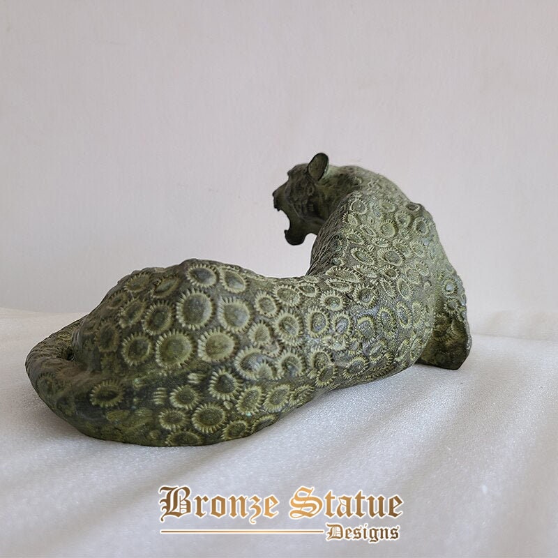 Retro bronze cheetah sculpture cheetah statue figurine leopard sculpture wild beast crafts for home office decor ornament