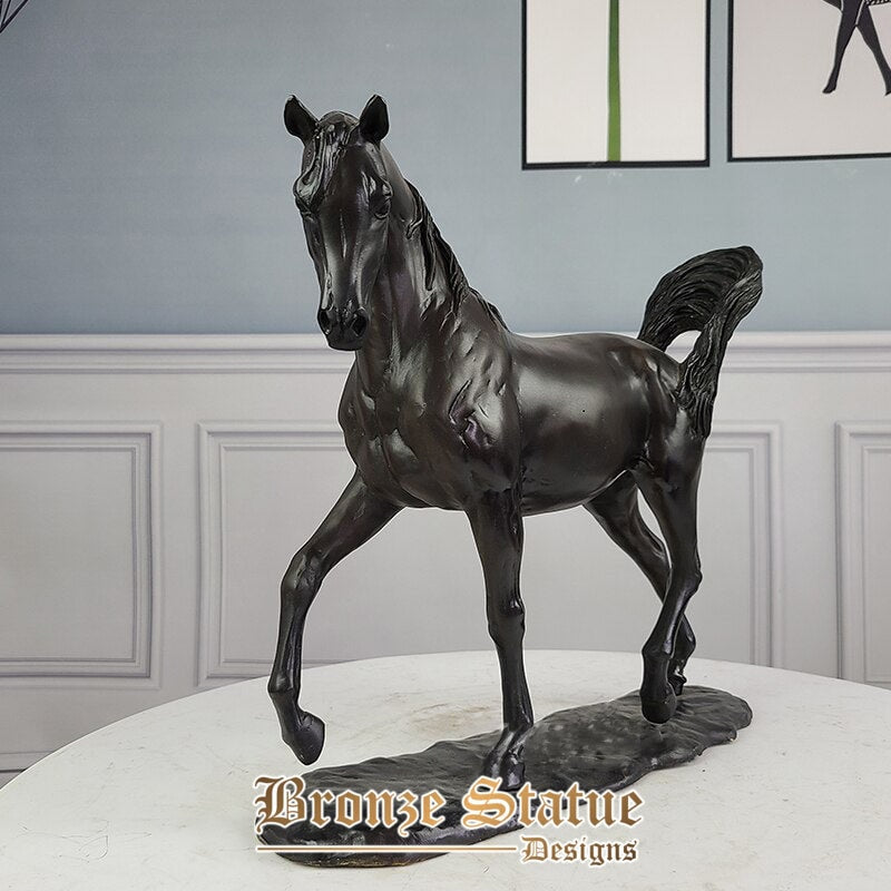 Scultura di cavallo in bronzo statua in bronzo d'arte moderna in bronzo fuso sculture d'arte di cavallo in piedi per l'artigianato della decorazione dell'hotel per l'home office