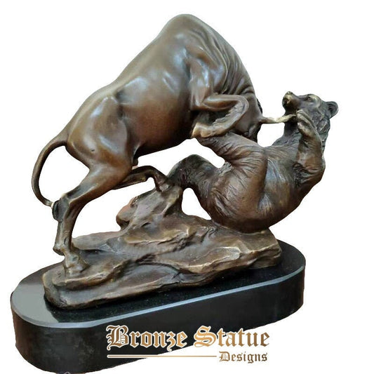 Escultura de touro e urso de bronze na parede de carregamento touro vs urso lutando estátuas de bronze artesanato de arte para decoração de escritório de hotel doméstico