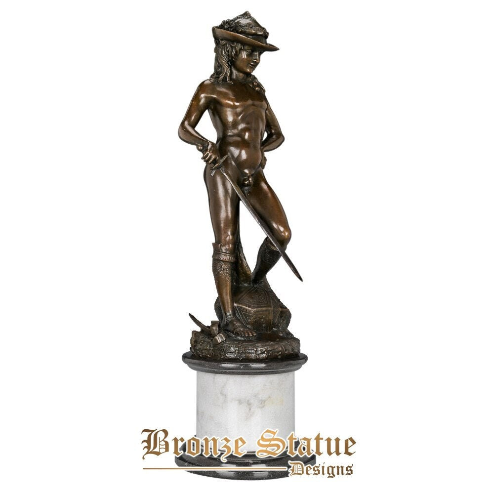 Grande david com a estátua da espada pelo famoso escultor Donatello réplica escultura antiga estatueta clássica arte decoração para casa