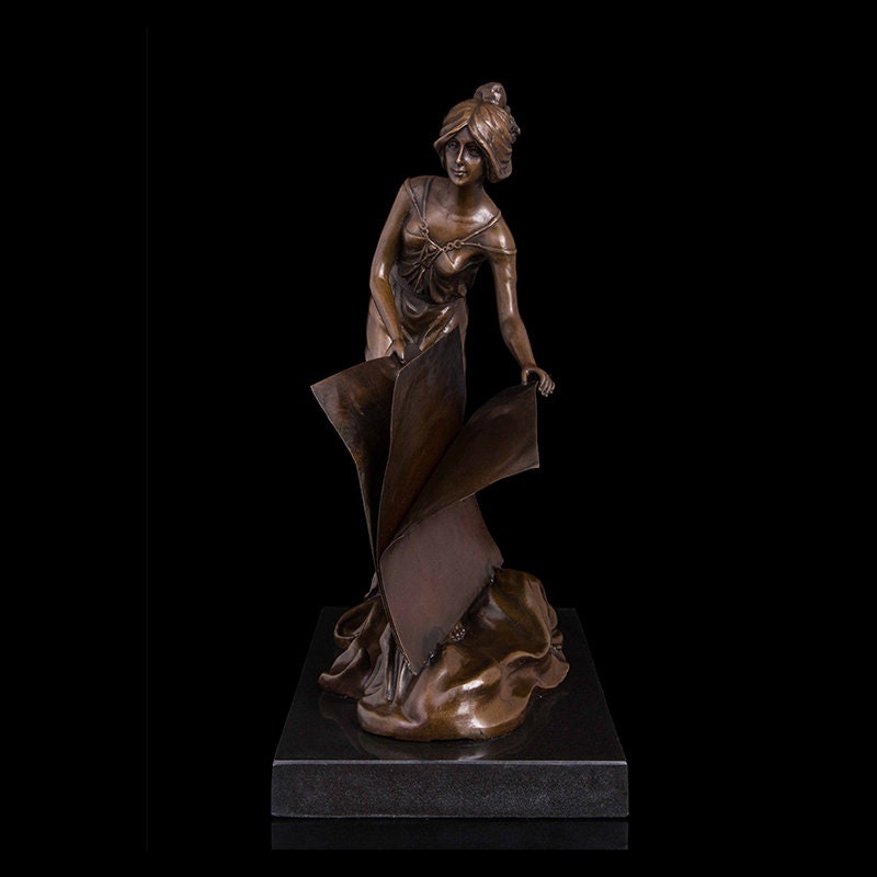 Signora con libro | Libro di grandi dimensioni | Statua in bronzo | Scultura elegante
