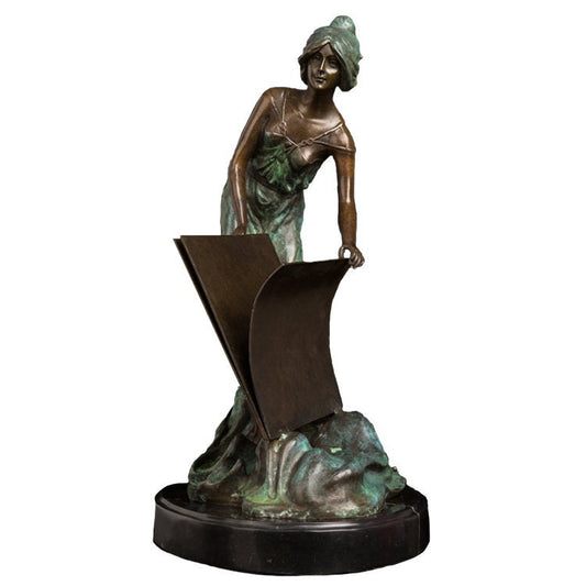 Senhora com livro de grandes dimensões | Bronze colorido | Escultura de fantasia