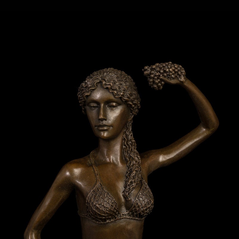 Lady holding Grapes | Sexy Lady | Ancient lady | Bronze Statue