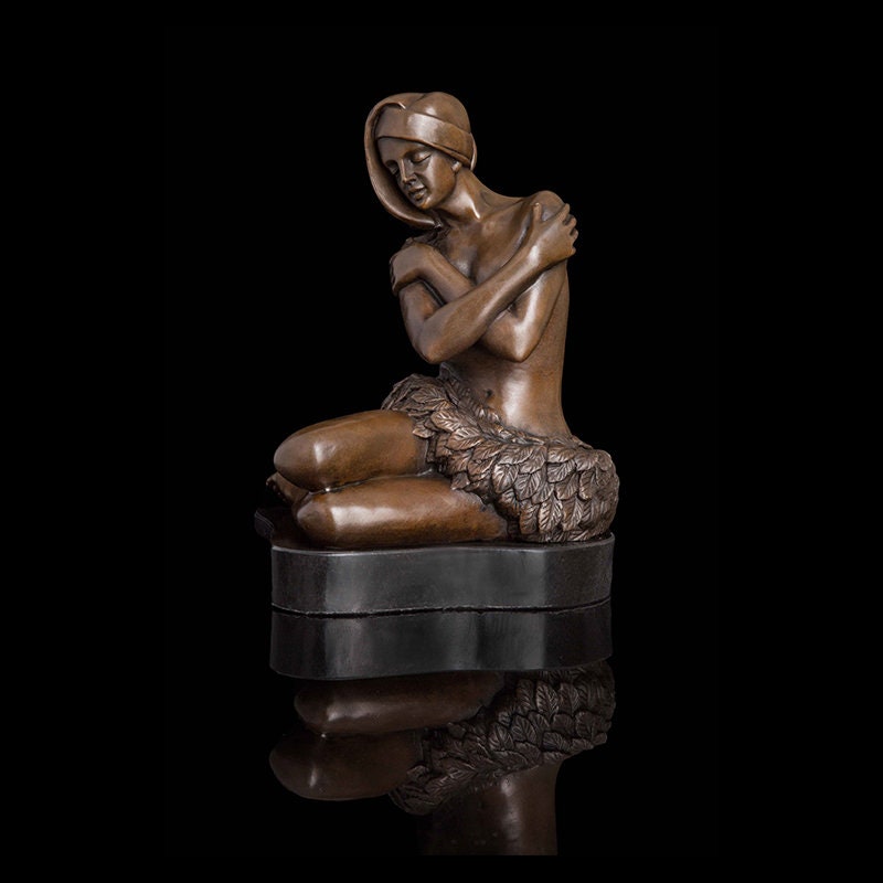 Bella signora dell'isola | Statua erotica | Scultura in bronzo