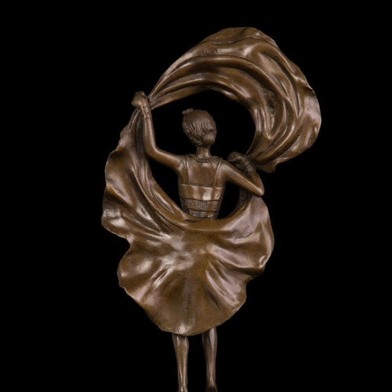 Signora che balla | Statua in bronzo | Scultura danzante