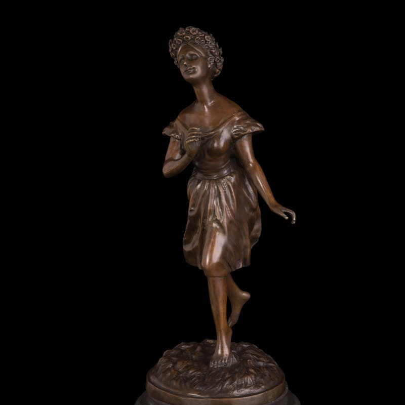 Vintage Lady | Bronze Statue