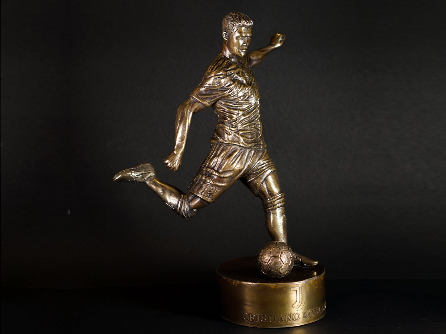 Ronaldo Bronze Statue | Juventus Football Statue | Ronaldo Merchandise | Ronaldo #7 | Ronaldo Figurine